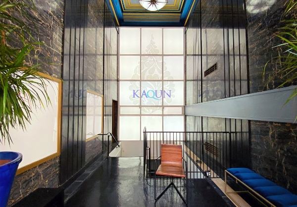 Entrance to the Kure Health Signal-Based Medicine center at 621 S Spring Street in Downtown Los Angeles